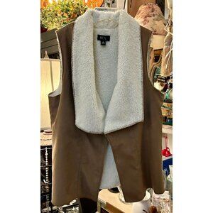 X10,  Ladies XL BCX Vest With Furry Lining